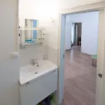 Center Quarter Latin 1 Bedroom