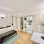 Center Quarter Latin 1 Bedroom