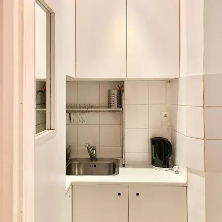 Center Quarter Latin 1 Bedroom *