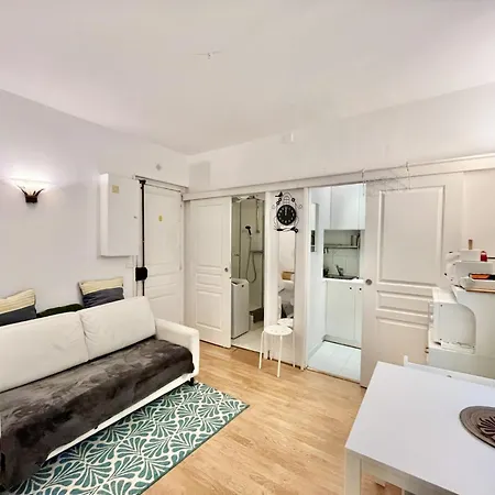 Center Quarter Latin 1 Bedroom