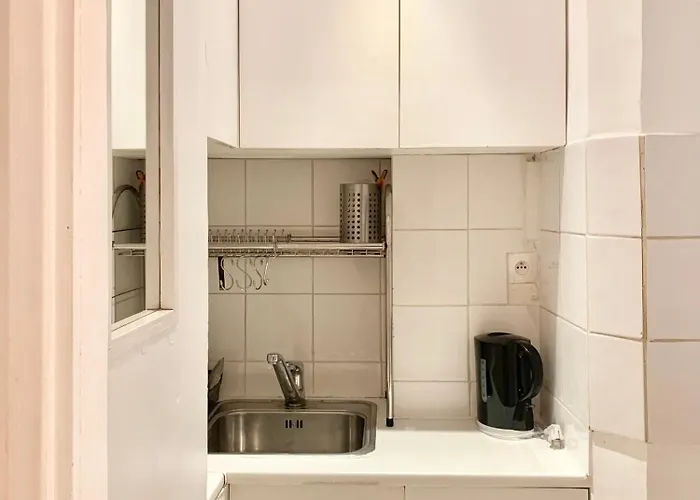Center Quarter Latin 1 Bedroom *